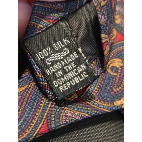 CLAYBROOKE 100% Silk Paisley Hand Made Tie Dominican Republic - Picture 4 of 5